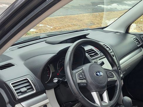 Used 2018 Subaru Forester 2.5i Premium w/ All-Weather Package image 5