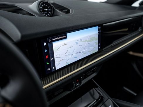 Used 2024 Porsche Cayenne Coupe image 4