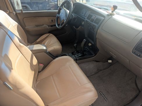 Used 2000 Toyota 4Runner SR5 image 12
