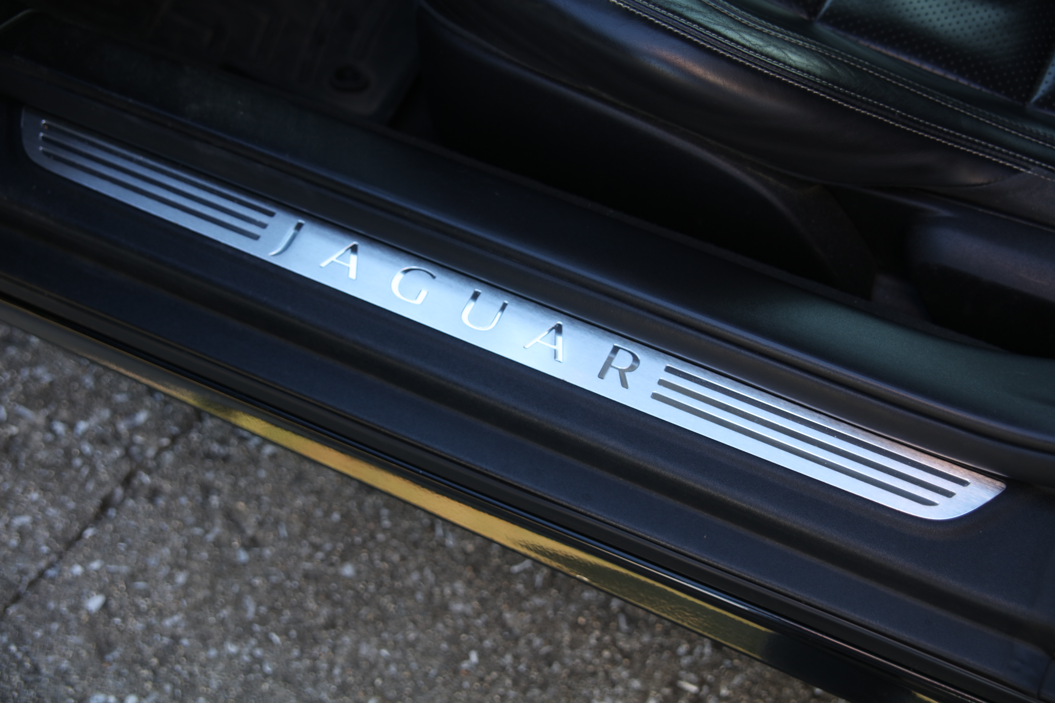 Used 2010 Jaguar XK Coupe RWD image 31