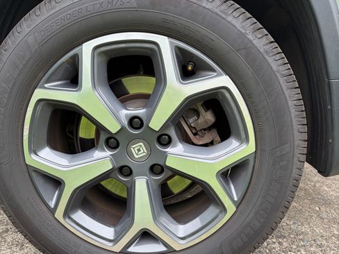 Used 2023 Rivian R1T Adventure AWD/4WD image 18