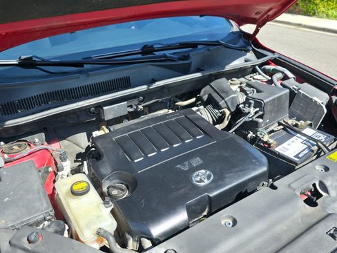Used 2012 Toyota RAV4 FWD V6 w/ Upgrade Value Pkg image 13