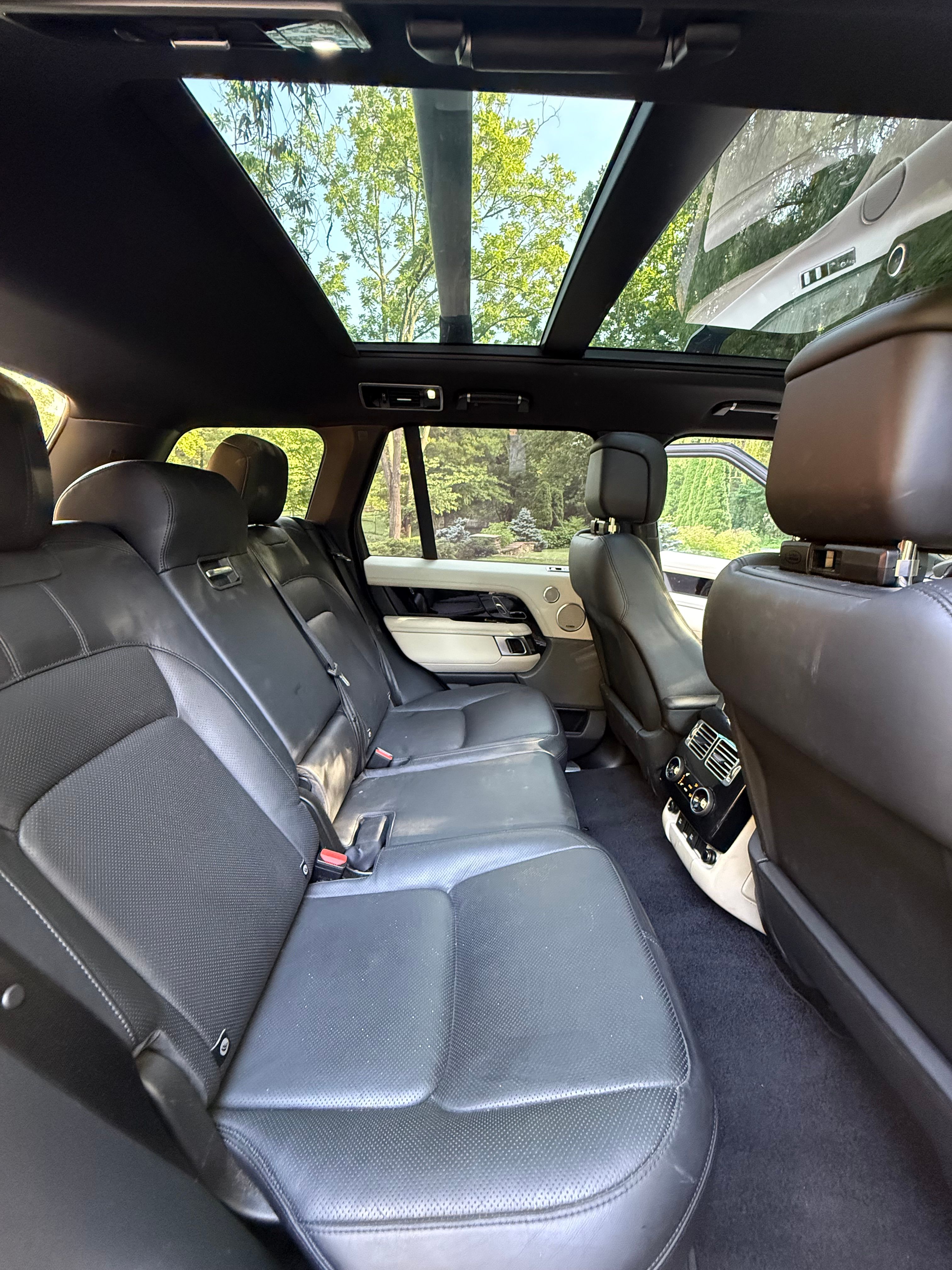 Used 2019 Land Rover Range Rover Supercharged AWD/4WD image 11