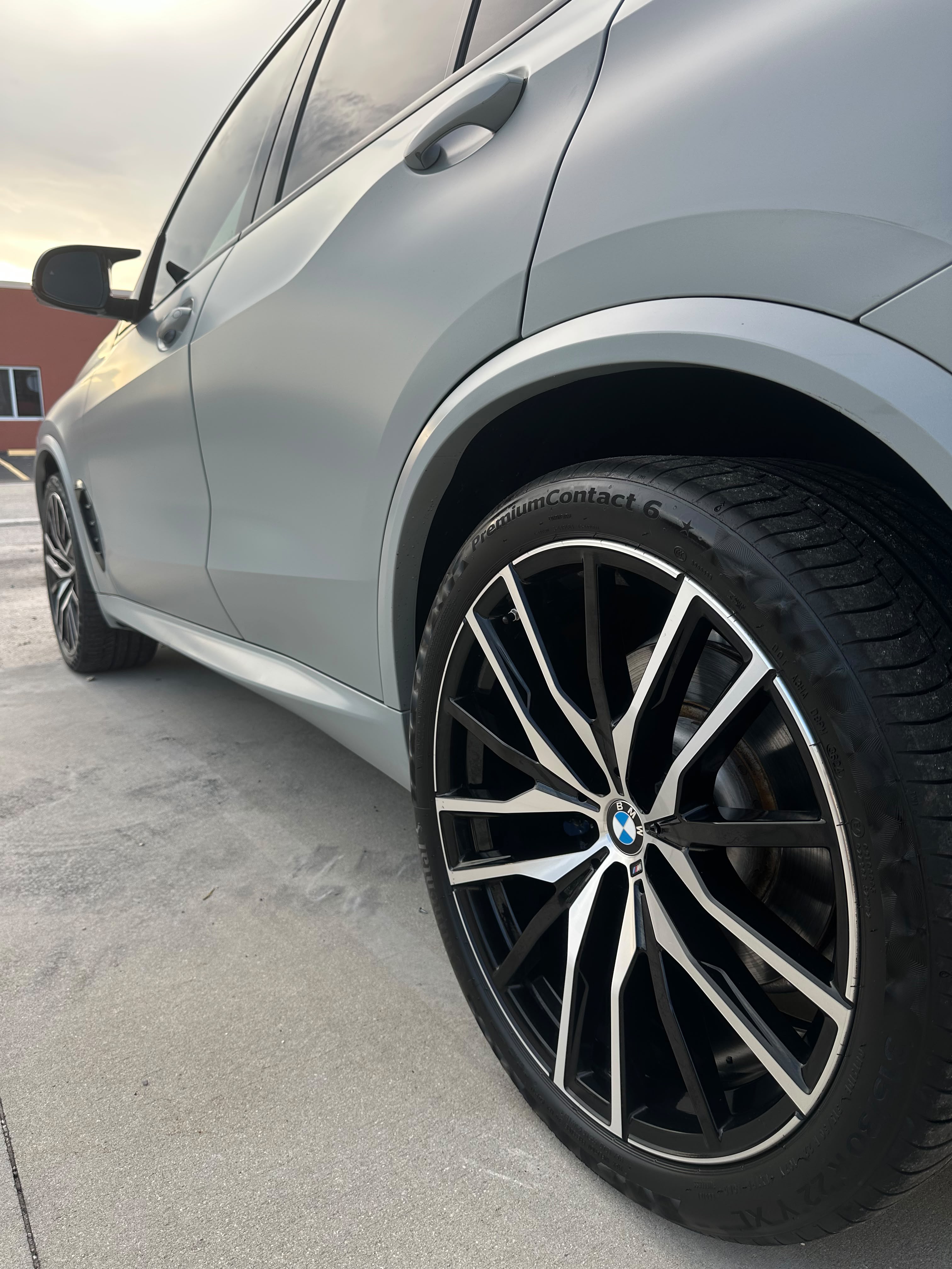 Used 2024 BMW X5 M60i AWD/4WD image 26