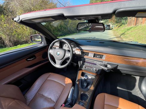 Used 2012 BMW 335i Convertible image 11