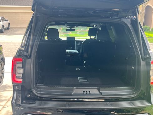 Used 2024 Ford Expedition Limited image 15