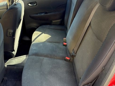 Used 2014 Nissan Leaf S image 12