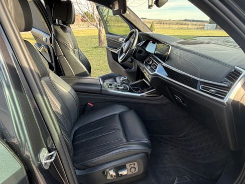 Used 2020 BMW X7 M50i w/ Dynamic Handling Package image 15