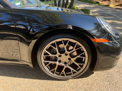 Used 2020 Porsche 911 Carrera image 4