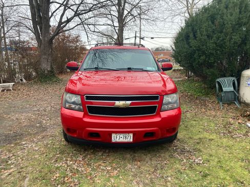 Used 2011 Chevrolet Avalanche LS image 6