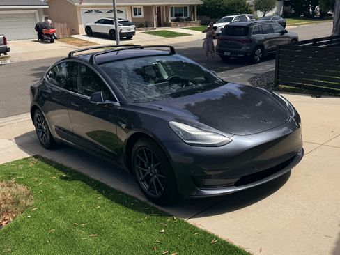Used 2018 Tesla Model 3 Long Range RWD image 9