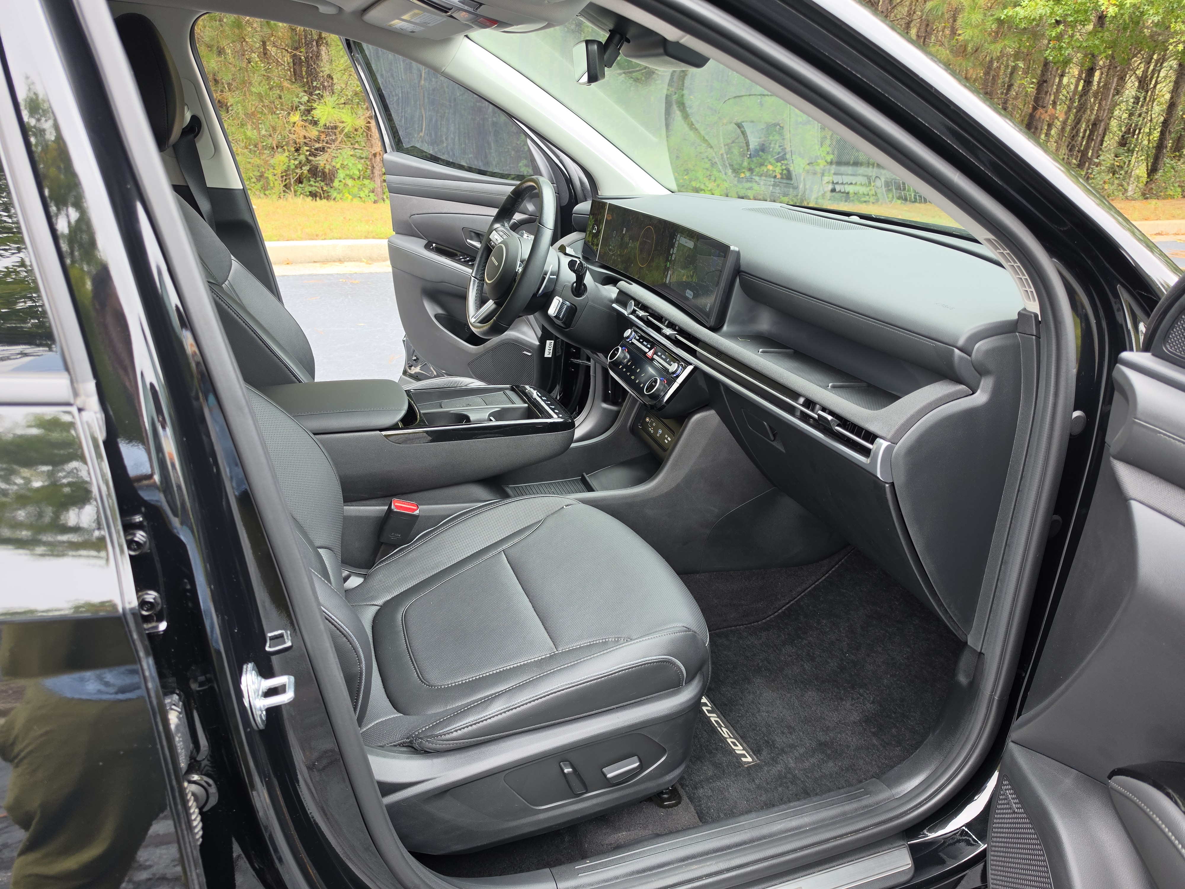 Used 2025 Hyundai Tucson Limited FWD image 18