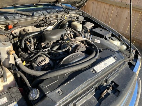 Used 2001 Chevrolet Blazer LS w/ Preferred Equipment Group image 5