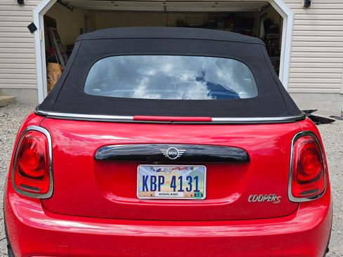 Used 2019 MINI Cooper S w/ Signature Upholstery Package FWD image 21