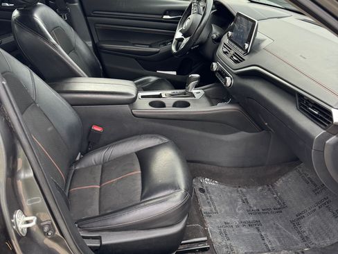 Used 2022 Nissan Altima 2.5 SR image 4