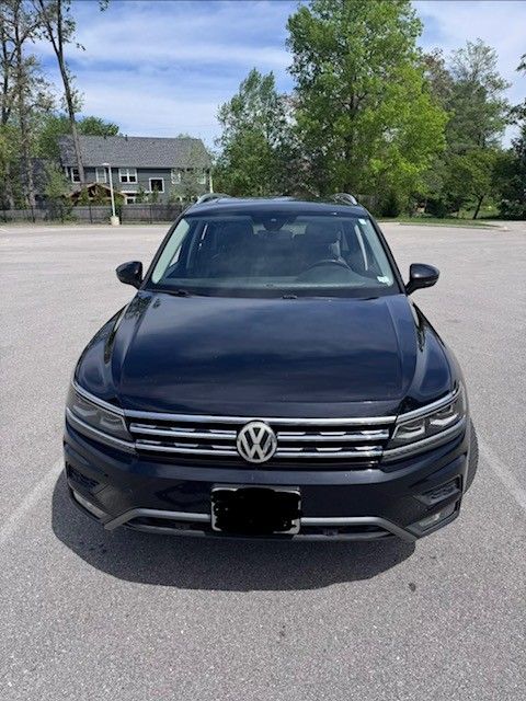 Used 2019 Volkswagen Tiguan SEL Premium w/ 3rd Row Seat Package AWD/4WD image 4