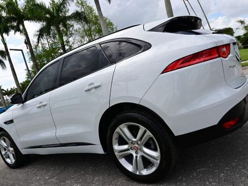 Used 2017 Jaguar F-PACE R-Sport image 4
