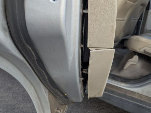 Used 2013 Ford C-MAX Energi SEL FWD image 19