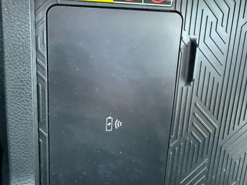 Used 2024 Toyota Tacoma TRD Off-Road image 17