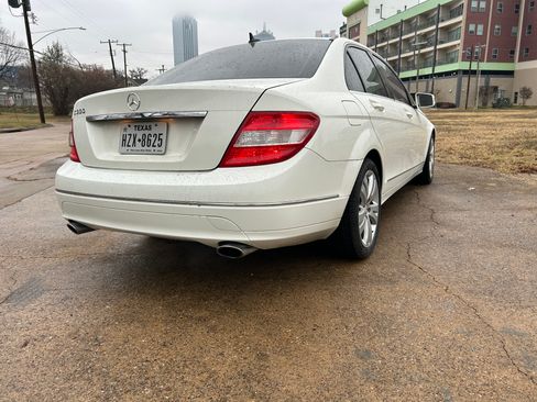 Used 2011 Mercedes-Benz C 300 Sedan image 8