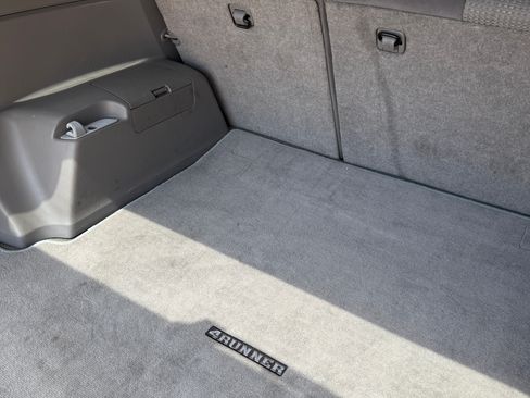 Used 2005 Toyota 4Runner Sport image 11