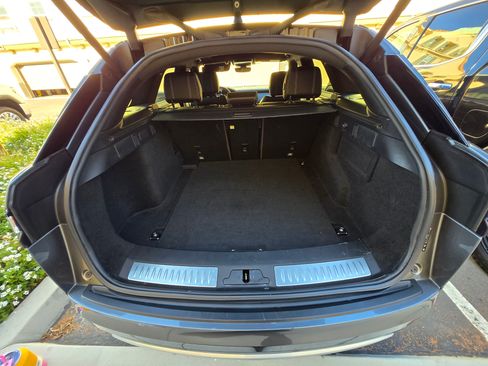 Used 2018 Land Rover Range Rover Velar R-Dynamic SE image 17