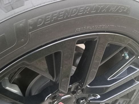 Used 2021 GMC Yukon SLT w/ Rear Media and Nav Package image 19