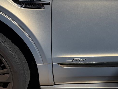 Used 2020 Bentley Bentayga Speed image 17