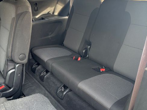 Used 2018 Chevrolet Traverse LT image 11