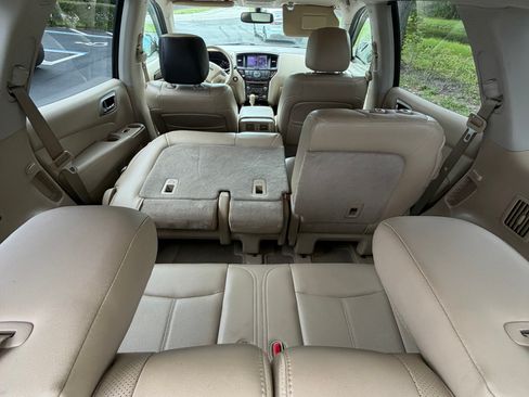 Used 2014 Nissan Pathfinder Platinum FWD image 13