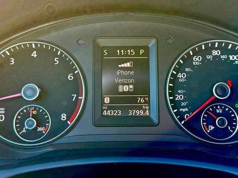 Used 2014 Volkswagen Eos FWD image 9