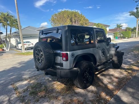 Used 2015 Jeep Wrangler Sport image 8