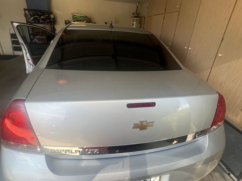 Used 2013 Chevrolet Impala LTZ FWD image 19
