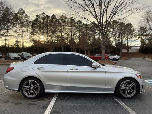 Used 2019 Mercedes-Benz C 300 Sedan image 4