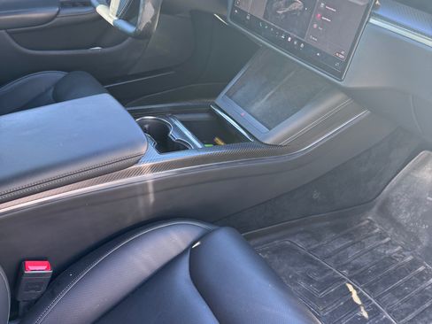 Used 2022 Tesla Model S Plaid image 12