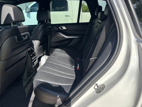 Used 2019 BMW X5 xDrive50i w/ M Sport Package AWD/4WD image 6