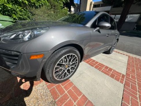 Used 2018 Porsche Macan Sport Edition AWD/4WD image 13