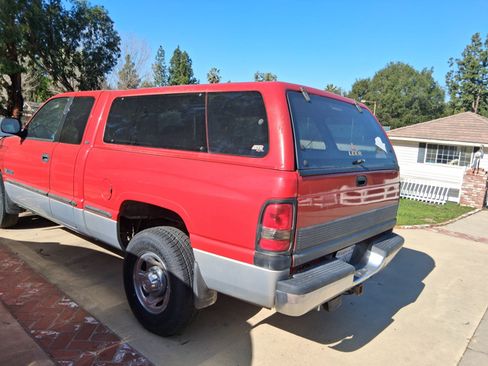 Used 1998 Dodge Ram 2500 Truck 2WD Quad Cab image 2