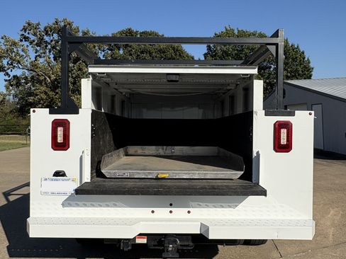 Used 2022 GMC Sierra 3500 Pro w/ Convenience Package image 15