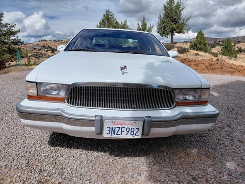 Used 1995 Buick Roadmaster Sedan image 5