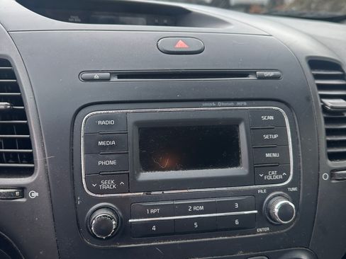 Used 2015 Kia Forte LX w/ Popular Package image 16