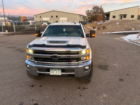 Used 2019 Chevrolet Silverado 2500 LT image 16
