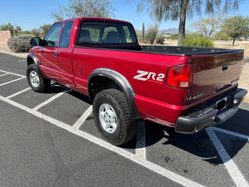 Used 1998 Chevrolet S10 Pickup LS w/ Preferred Equipment Group AWD/4WD image 8