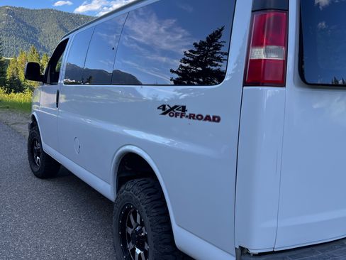 Used 2010 Chevrolet Express 1500 LS w/ Power Package image 8