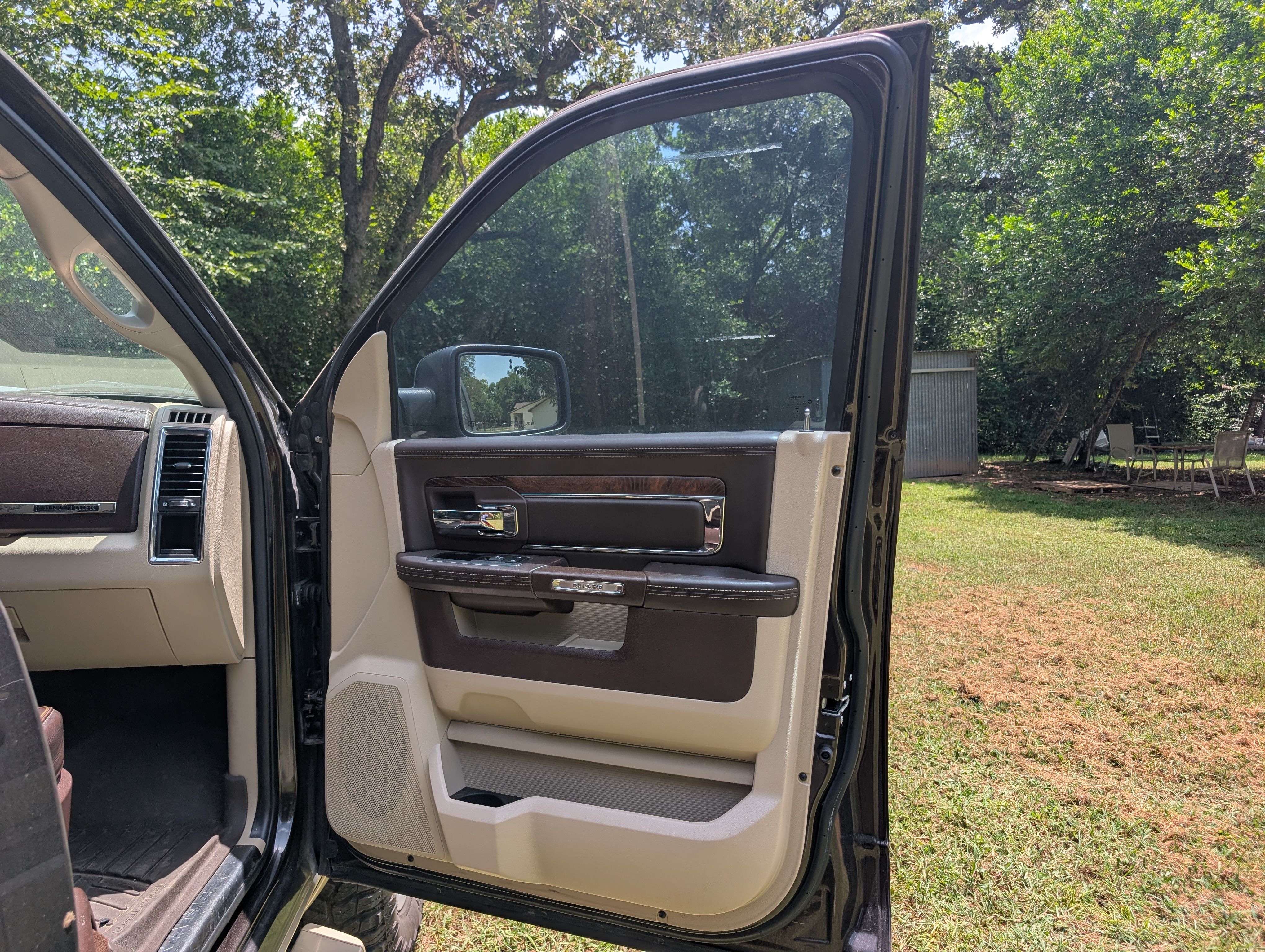 Used 2016 RAM 1500 Laramie Longhorn w/ Convenience Group AWD/4WD image 18