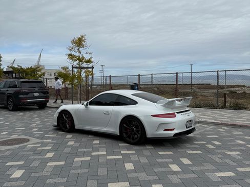 Used 2014 Porsche 911 GT3 image 12