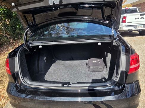 Used 2015 Volkswagen Jetta TDI S image 11