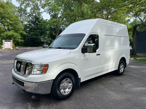 Used 2013 Nissan NV High Roof RWD image 5
