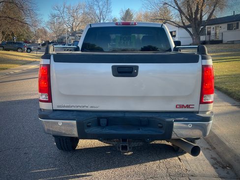 Used 2008 GMC Sierra 2500 SLT w/ Convenience Package image 9