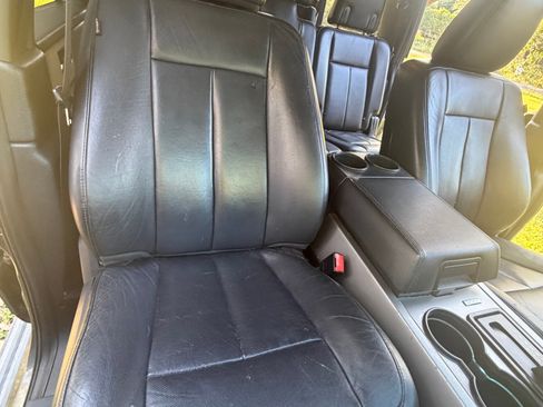 Used 2016 Ford Expedition EL XLT w/ Equipment Group 202A AWD/4WD image 14